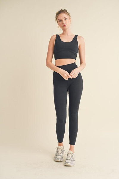 YOGI ATHLETIC SET , workout set , It's NOMB , BLACK WORKOUT SET , It's NOMB , itsnomb.com