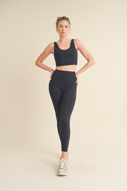 YOGI ATHLETIC SET , workout set , It's NOMB , BLACK WORKOUT SET , It's NOMB , itsnomb.com